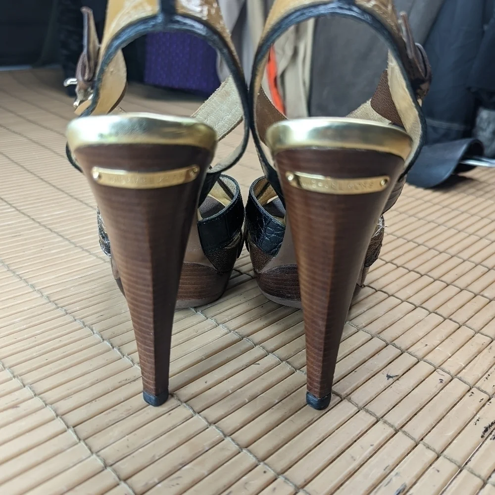 Michael Kors women's sz 7M platform sandal 4.5
